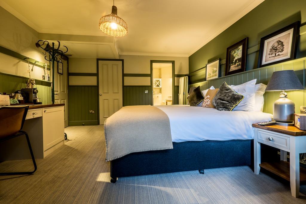 The Windmill On The Common Hotel London Exterior photo